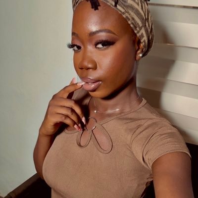 Your go-to social media guru | Managing online presence for brands | Let's grow your online community together! | writer | beauty influencer |Entrepreneur.