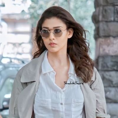 (FAN ACCOUNT) Hate me? Oh well. I’m still going to do my thing And I hope it annoys You more.
I Don’t need any King I’m Already Queen of @iamsrk🤫