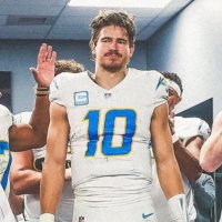 db (@dbrad1996) 's Twitter Profile