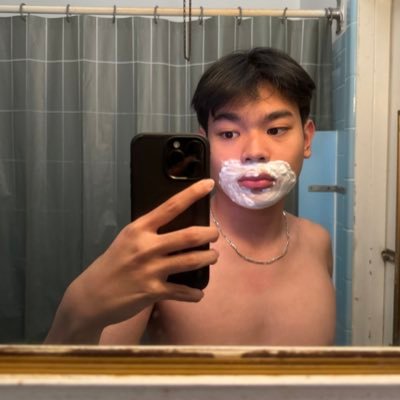 hikareiii's profile picture. 