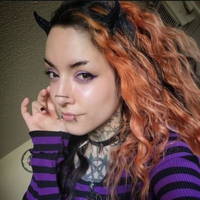 🦇Vampire Queen🇲🇽 Mexicana
💀 Twitch Latin Guild
💀 FPS & Horror Caster ⛧ Cosplayer/Model ⛧ 📧 mardcaos@gmail.com