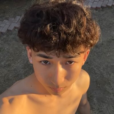 nickleoid's profile picture. ur favorite leo