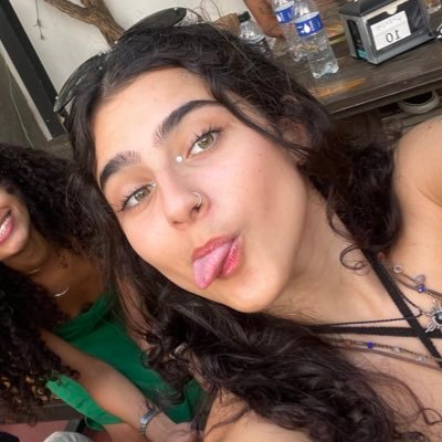 luizaa_gz's profile picture. 🌪️🌪️🌪️