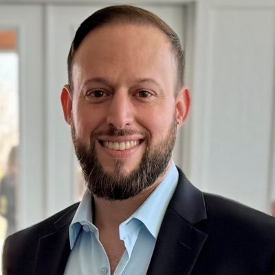 My passion is #EmpoweringChange in the lives of people through #Business & #Humanitarian #Opportunities. Co-Founder of @VerticalAitch. Let’s Connect!
