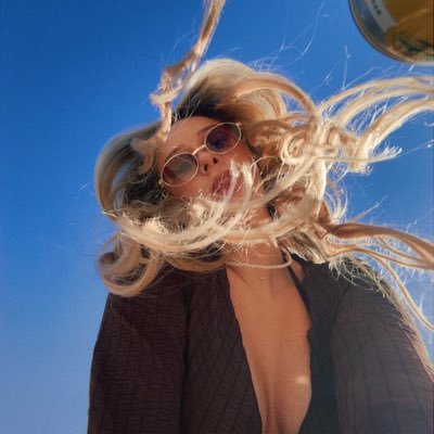 Luvlacieee's profile picture. Check the links below 👇🏼