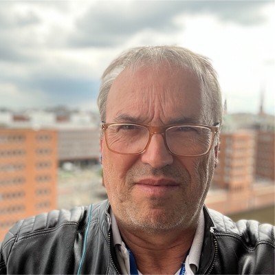 socialiste - Élu local à Strasbourg (2004 - 2020)- Député du Bas - Rhin (2012 - 2017) - President du CA de l’Ecole du Renouvellement Urbain - SINGA Strasbourg