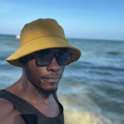 Comms | Certified Scatter Brain | Art Lover | Content Creator | Writer | Arsenal x Ferrari