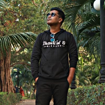 I love Photography 📷📷,|Photographer|Engineer|Movie Addict.Books,Painting,cooking.