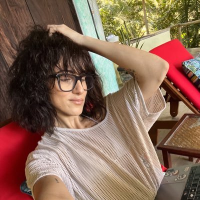 👉🏼 Trabajando con @El_Kanka a jornada completa 👉🏼 Presidenta de @ufimusica (2025-2026) 👉🏼 Fundadora de @eo_musica 👉🏼 Emprendiendo en mis horas libres