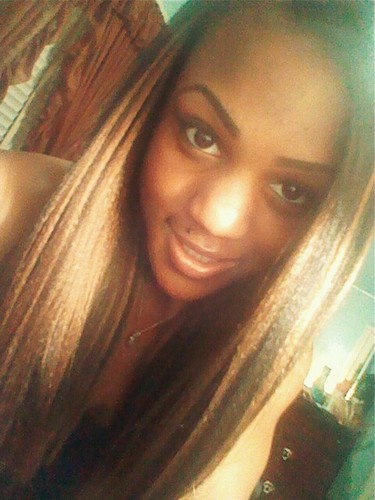 I can just stand there and they gon hate on that!
Instagram: DeeSeneii