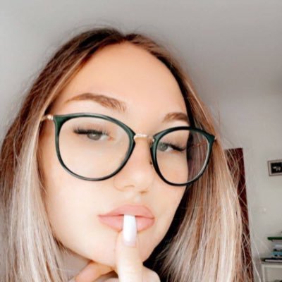 Daisy7403915261's profile picture. am single and looking for casual date ☝️☝️