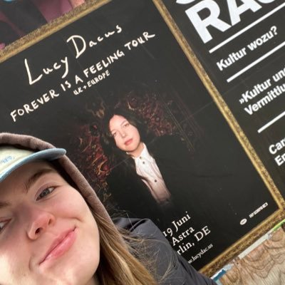 snappyteeeth's profile picture. i go to concerts and I take photos too🦷🚀✨💫🪩🎞️🌝🐇 she/her