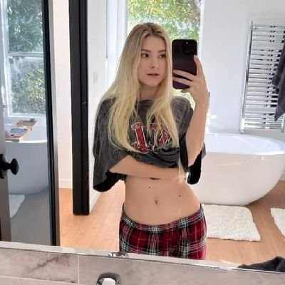 SmithAngel85356's profile picture. 