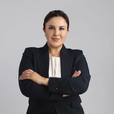 Abogada en Tributario y Administrativo.Apasionada por la docencia universitaria y la capacitación jurídica.Experiencia en el SRI y la Corte Nacional.