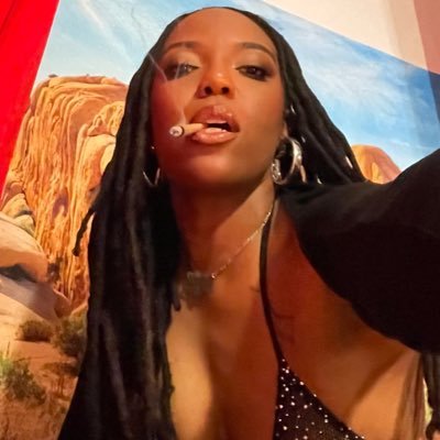 film photographer • vintage collector • witch • thirst trap extraordinaire ⛓️ keikobisa@gmail.com