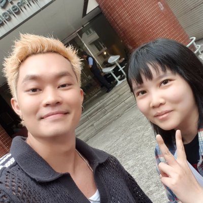 你好我是宇,叫我阿宇就好~
成人済み👈
最喜歡親子、最喜歡動物,最喜歡殺人鯨 🥰🥰
自創主,私心主 !二創想到才會畫(欸
走不出九龍城寨
主推祖占(精神可逆但肉體無法抱歉)
最喜歡龍城父子,廟街父子!!
還有可愛四少~
關注感謝🙏
@m3m3218 裏推
@m3oc1211 oc設定推