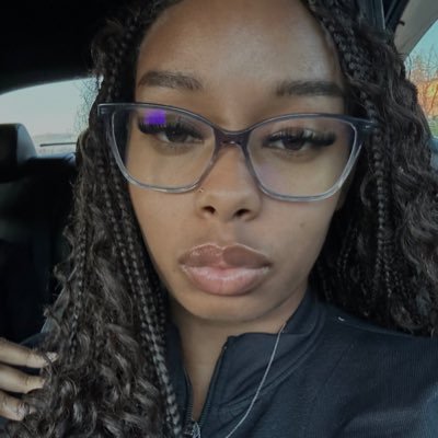 janaix_'s profile picture. :)