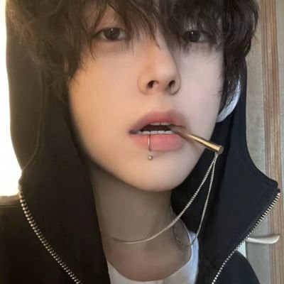 ya2109862474031's profile picture. 