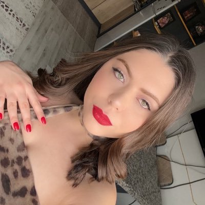 jesuismanolya's profile picture. çiçek gibi tazecik kıymetli birtanecik