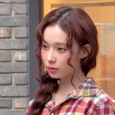 r8suek's profile picture. trend for @aespa_official ( 💙🌙⭐️🦋 )