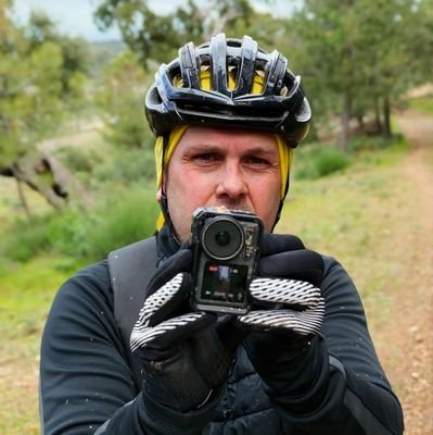 BabygoSUB's profile picture. Creador Audiovisual por hobby; ferretero por necesidad...📽🛠😉