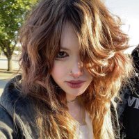 chloe !! (@bloomg0re) 's Twitter Profile