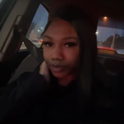 shelleilanii's profile picture. fw the ig @shelleilani