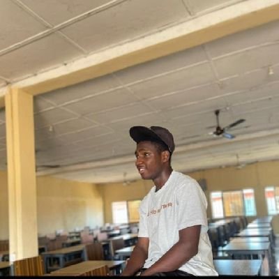 Chilled guy, football lover, music and debate, just wanna have fun😊