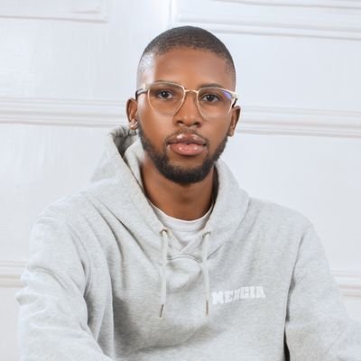 realsamakindele's profile picture. UI/UX & Visual Designer | Transforming Ideas into Intuitive Digital Experiences | Passionate About The Financial Markets