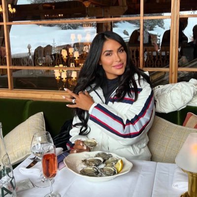 Mother of two: 👯♀️ CEO 👩💼 📍| 📉| Financial Market Trader 👨💻🌪| The Highest Quality DAILY Contact 👻🛩| New Trading Course🚀 🥂💰Earn $100k weekly