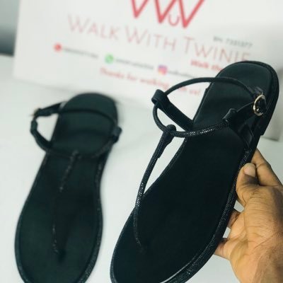 WalkWith_Twinie's profile picture. Entrepreneur || Jesus girl || UIUX Newbie || Certified Shoemaker (Walk With Twinie) || Animal scientist || Product design enthusiast