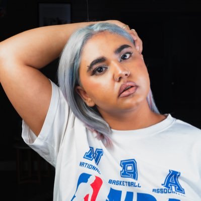 i write sometimes and do a whole lotta cool and sad stuff | co-founder of DAASTAAN mahdi@daastaan.co.za