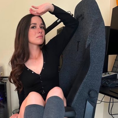I’m miaScott I’m a licensed massage therapist who offer all kinds massage therapy which are very relaxing and delightful,