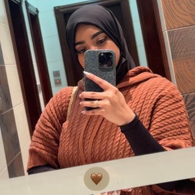 💍🖤
استغفر الله العظيم ✨.
اللهم سخر لي من يدعو لي بعد موتي 🙏.
رضيت بالله ربا وبالإسلام دينا وبمحمد نبيا ورسولا 🙏🏽
