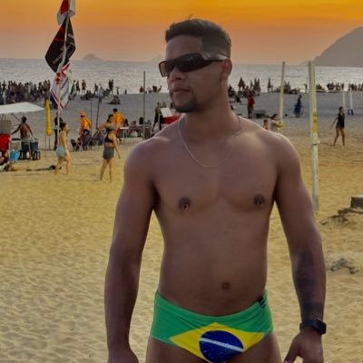 Não custa nada sonhar alto pra caramba ! Anitta e Henrique e Juliano ❤️🔥