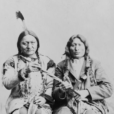 Hunkpapa Lakota.
common man society of hunkpapa Lakota oyate.
we walk and speak to honor the lives of our ancestors.
respect mother earth.