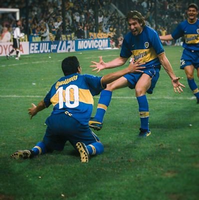 Amante del futbol, hincha de Boca, me gustan los redondos, el asado, la birra y el fernet, no se diga más !
Maradona - Messi - Riquelme ⚽️❤️