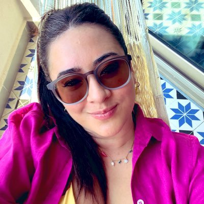 Mrs. Brand Voice | spanglish is my 1st language | social media marketing, series, pups, & travel