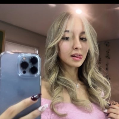 FootDroneLoser's profile picture. pay @bratfairy✨