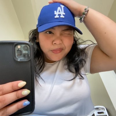 selenebasilad's profile picture. 19