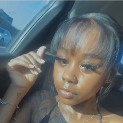 itsbriboo's profile picture. bitch lol i say wtf i wanna say.