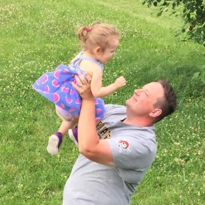 Johnnie_Legs's profile picture. Football season baby!