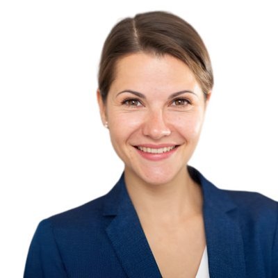 I'm Foster Hayes, with 4 years of experience in online course creation, I specialize in crafting engaging course content that captivates learners and delivers.