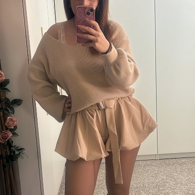 42yo MILF enjoying freedom, lust and the thrill of being unapologetically se // Hotwife de 42, viviendo su mejor versión: libre, sensual y con mucha imaginación