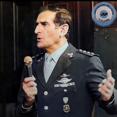 Nacionalista catolico / seineldista argentino Repubblicano italiano vivente in italia anti-K anti-socialista fratelli ďitalia 🇮🇹🇦🇷 racing club ✝️ 56 %