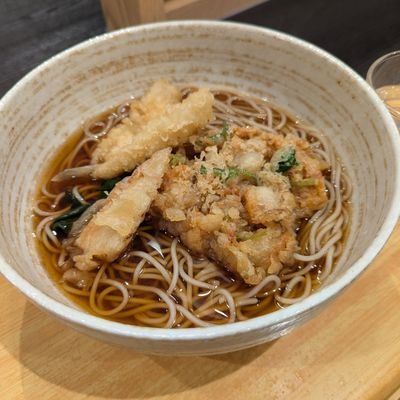 私は仕事が大好きで、成功、喧騒、心、そして料理が大好きです。
旅の達人、
コーヒー好き、本好き、瞑想も大好きです。
夢を追いかけています。
無言フォローとDMでごめんなさい😞😕