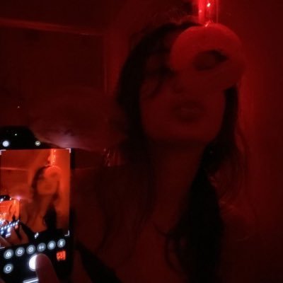 coupgasm_'s profile picture. 