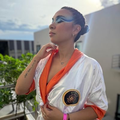 Prof. de Samba
Direc👩🏽💼en Escuela de Samba DeixaVoar🦋passista en Porto da Pedra RJ🇧🇷 ZIN Zumba
https://t.co/0qkaMyuPGs