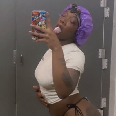 DMV📍FOLLOW MY IG: @aaliyahrinaee NO MEEEETS ! NO MEETS ! only fans link below ⬇️ go subscribe to see the GOAT herself in action 😏👅 and access my sex tapes 💋