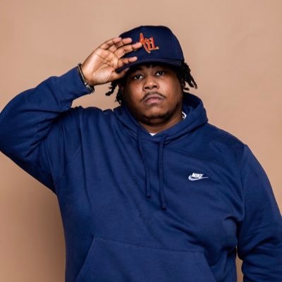 CEO/Founder: @BYLegacyEnt Recording Artist/Songwriter/Motivational Spitter🎤 IG:Thereal_youngbam100 Bookings/Features Email:therealyoungbam94@gmail.com